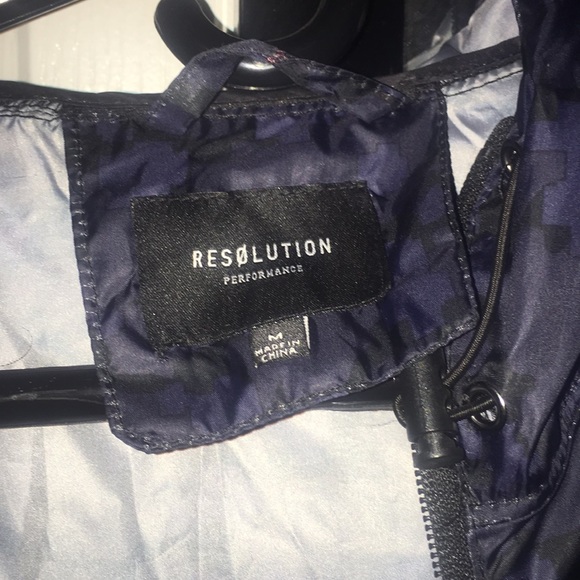 Resolution performance windbreaker - Picture 2 of 3
